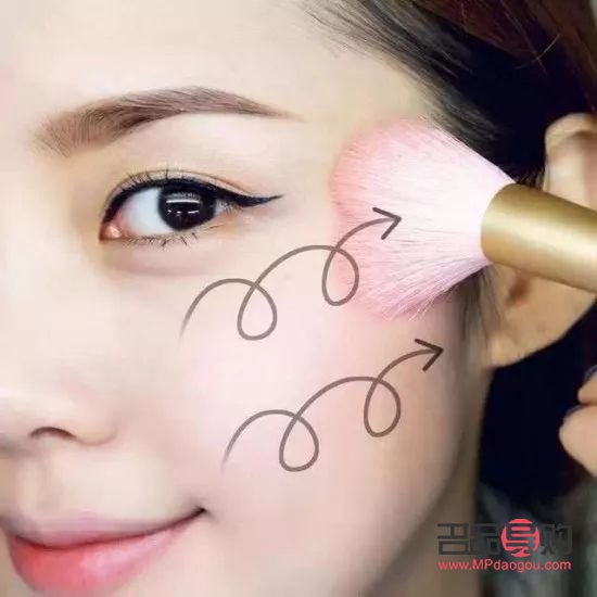 轻彩妆怎么用(轻彩妆怎么用才好看)