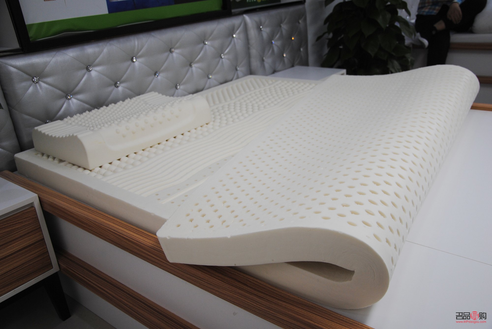 橡胶美容床垫好吗(橡胶美容床垫好吗知乎)