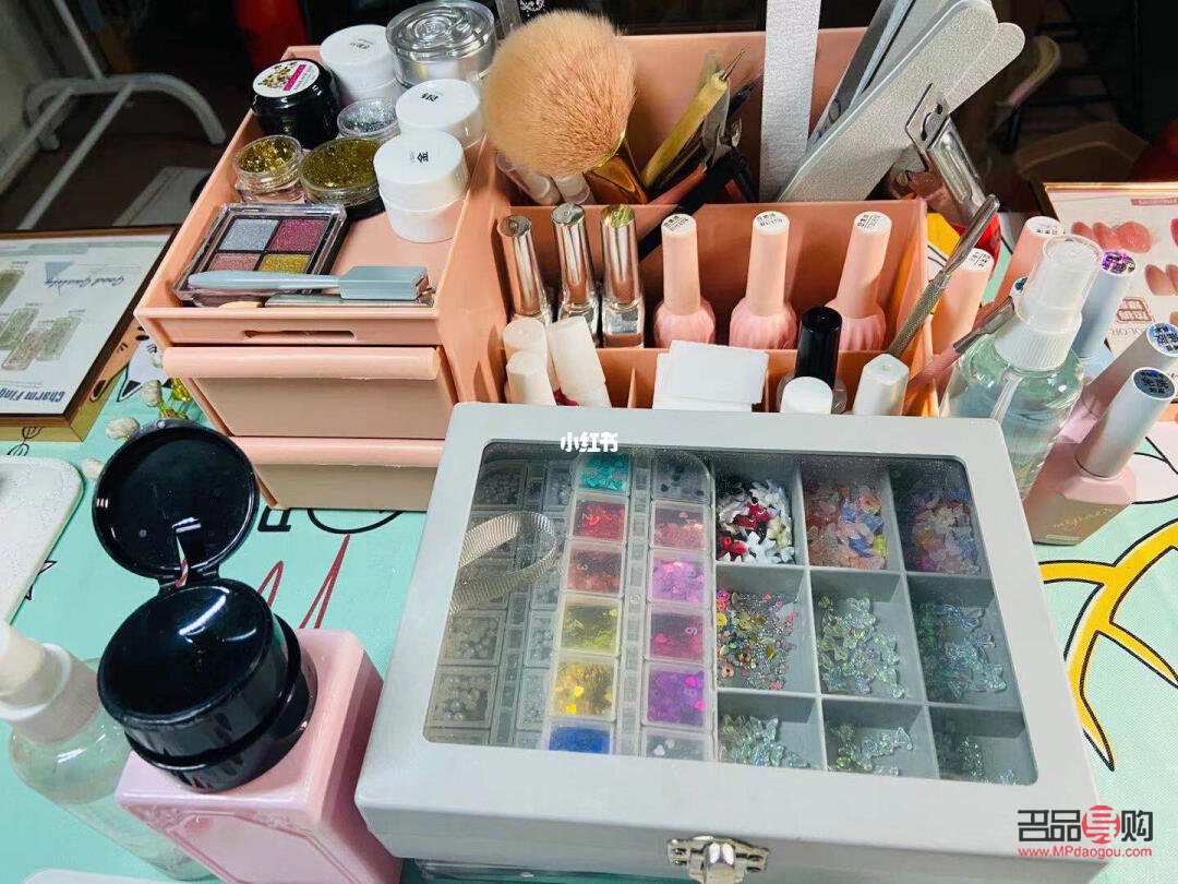彩妆摆摊怎么摆(彩妆摆摊怎么摆好看)