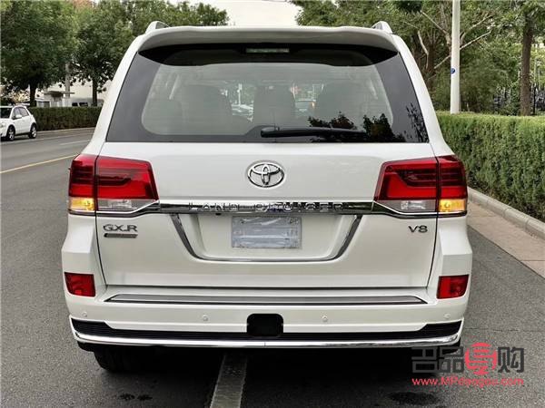 <h3>妈妈突然送礼物，如何优雅地回应并表达感激之情？</h3>