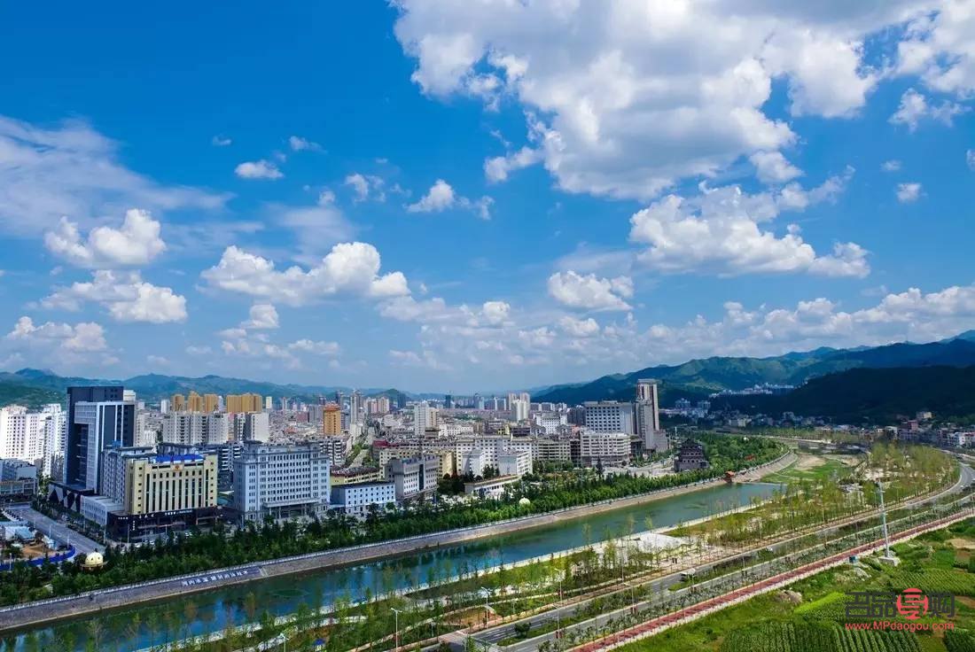 <h3>买了礼物不送花，情意是否依旧？</h3>