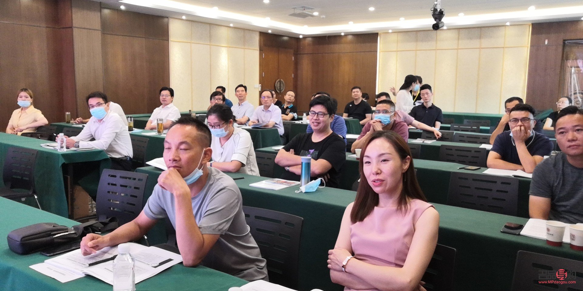 <h1>黄金投资之道：个人如何稳健布局</h1>