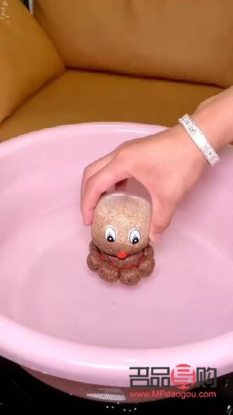 <h3>探索眼部泪沟：高清图片揭示的奥秘</h3>