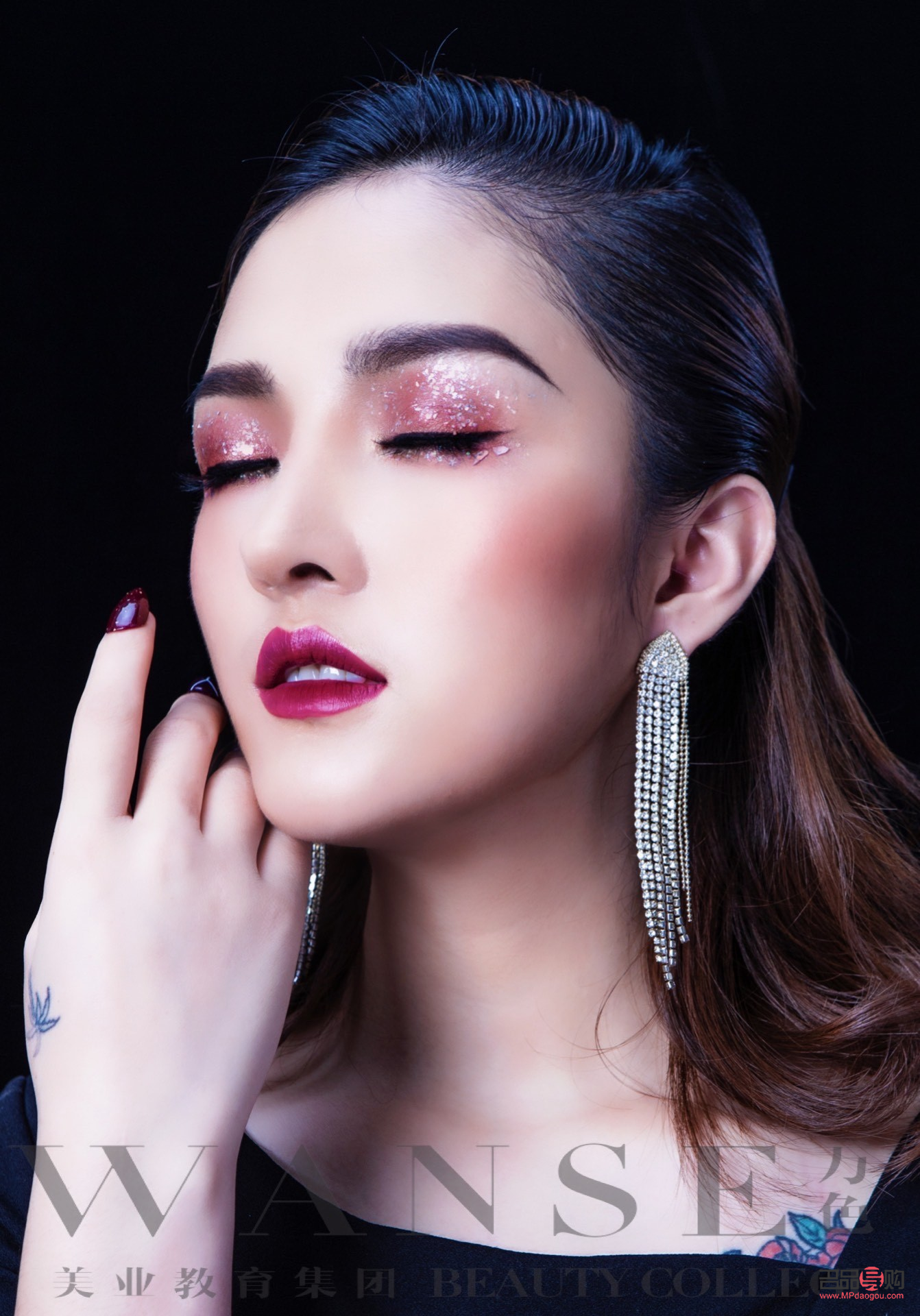 <h3>彩妆之美：如何巧妙赞美你的客户</h3>