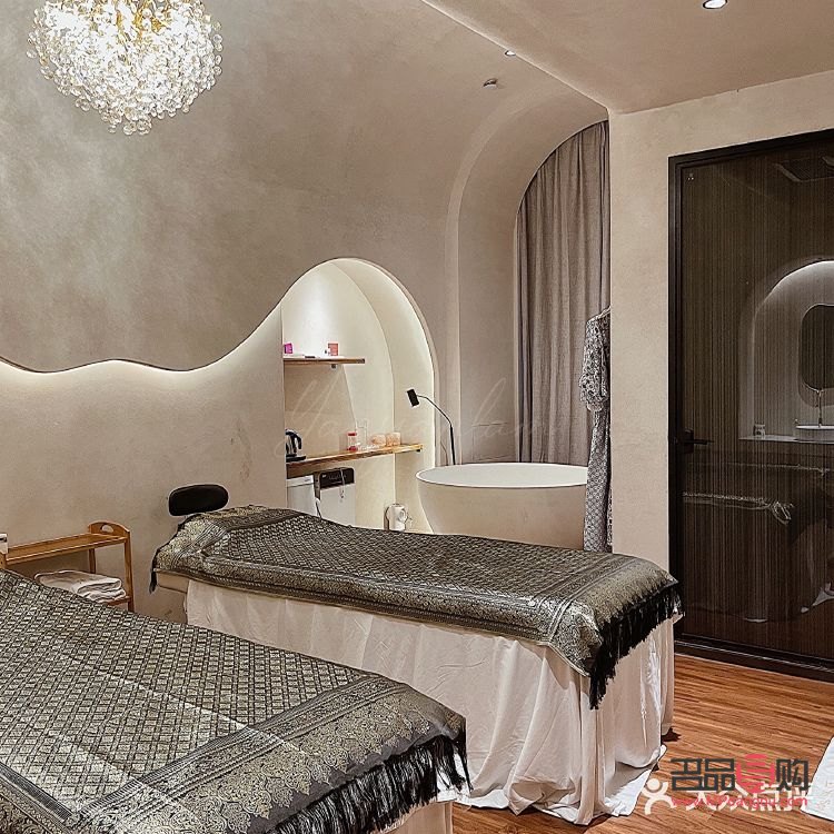 <h3>小美容院的优势与考量</h3> <h3>小美容院的优势与考量</h3>