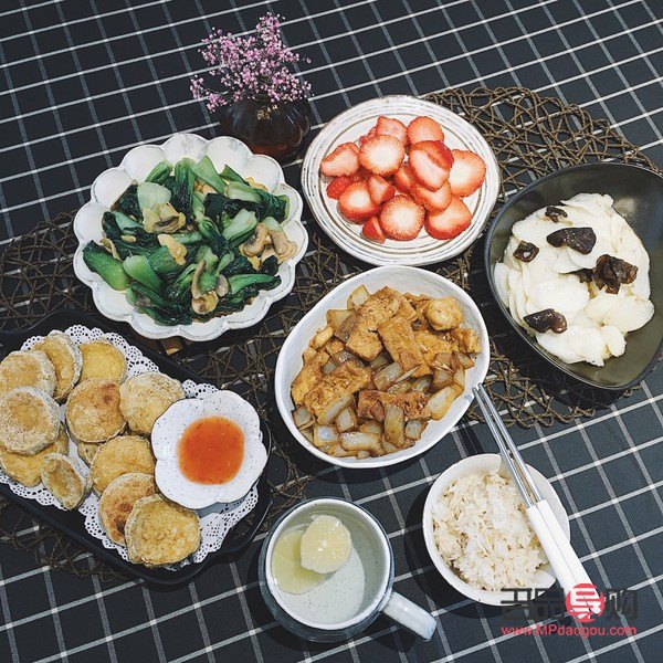 晚餐吃什么美容(晚餐吃什么美容养颜减肥)