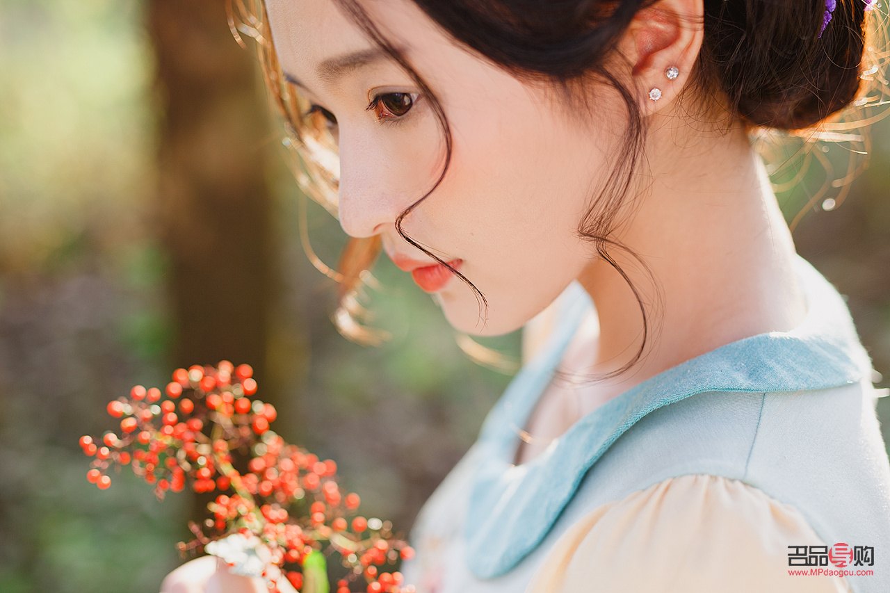 <h3>今晚黄金行情分析建议与市场动态</h3>