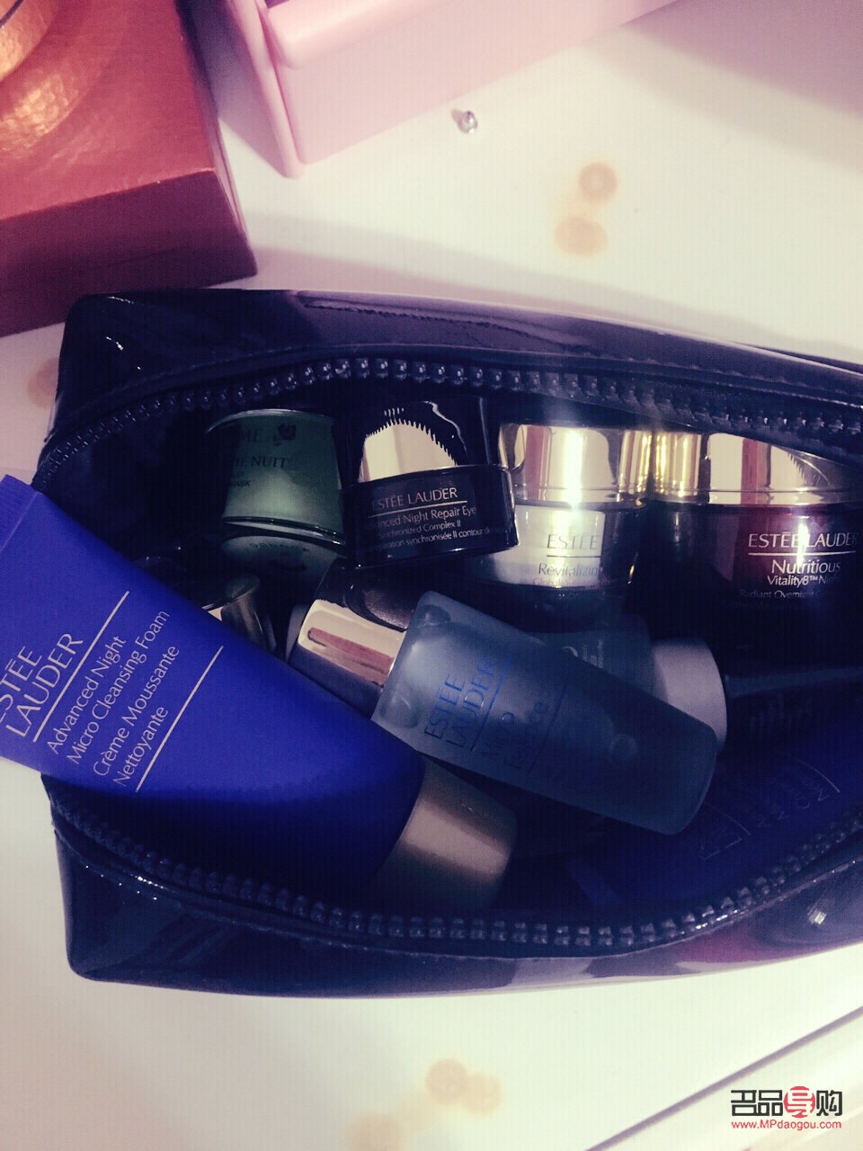 <h3>飞机旅行时如何妥善携带彩妆</h3>