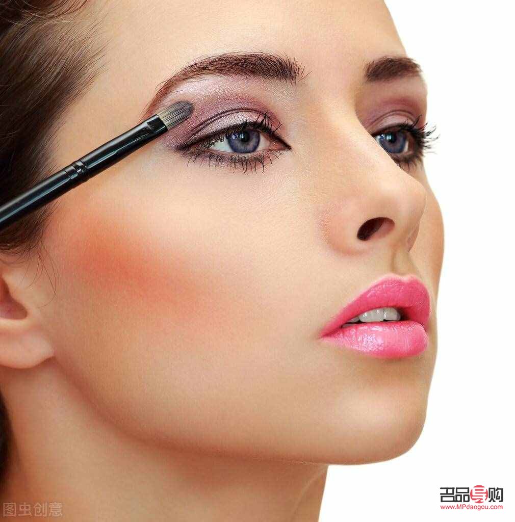 眼睛的化妆方法视频(眼睛的化妆方法视频教程)