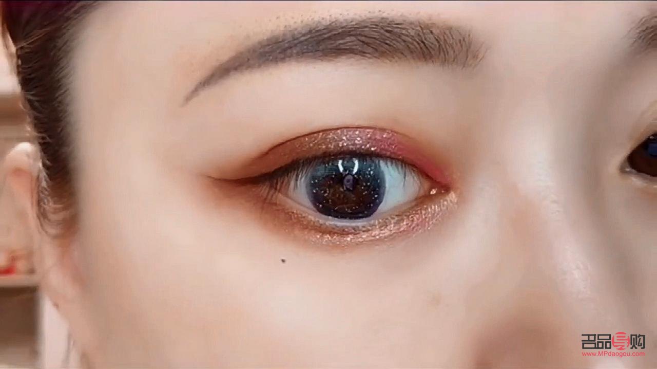 眼睛的化妆方法视频(眼睛的化妆方法视频教程)