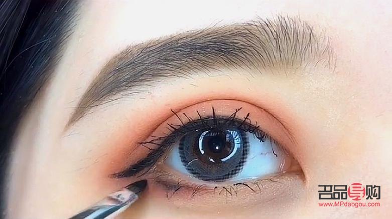 眼睛的化妆方法视频(眼睛的化妆方法视频教程)