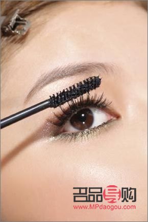 打造完美眼妆，这些工具你不可或缺