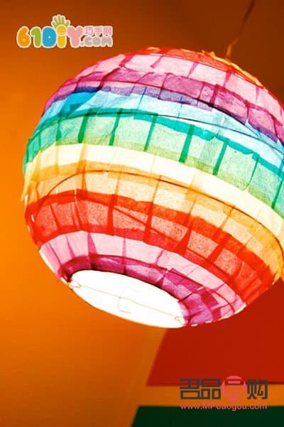 <h3>手工制作彩虹礼物灯笼教程</h3>