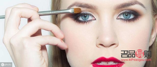 眼妆的多样魅力：探索不同风格的眼妆类型