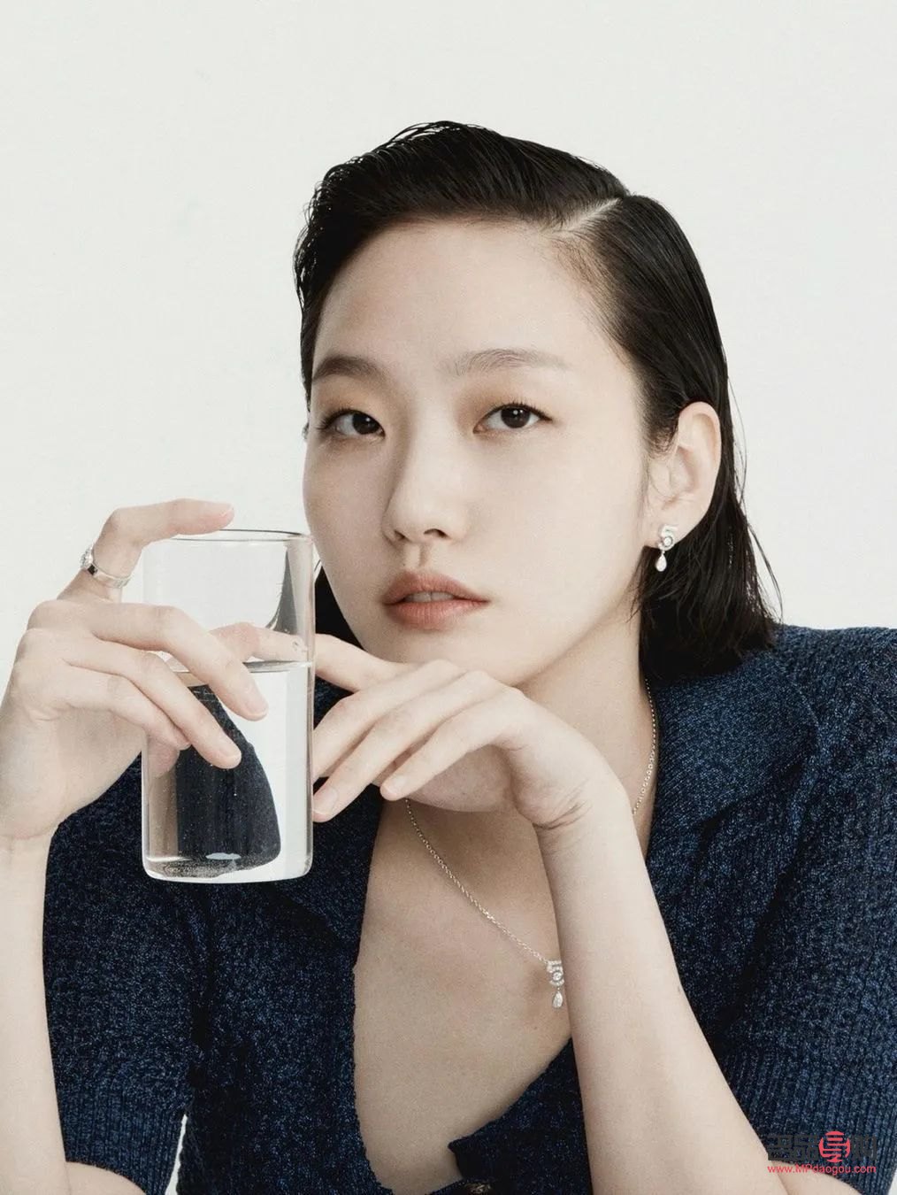 <h3>割双眼皮多久消肿？专业解答与护理建议</h3>