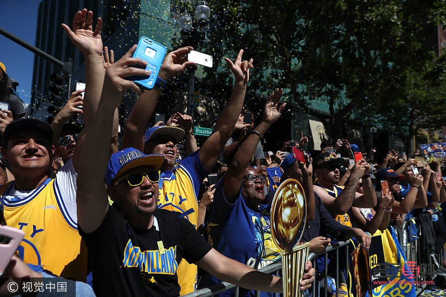 怎么送库里球迷礼物呢(怎么送库里球迷礼物呢图片)