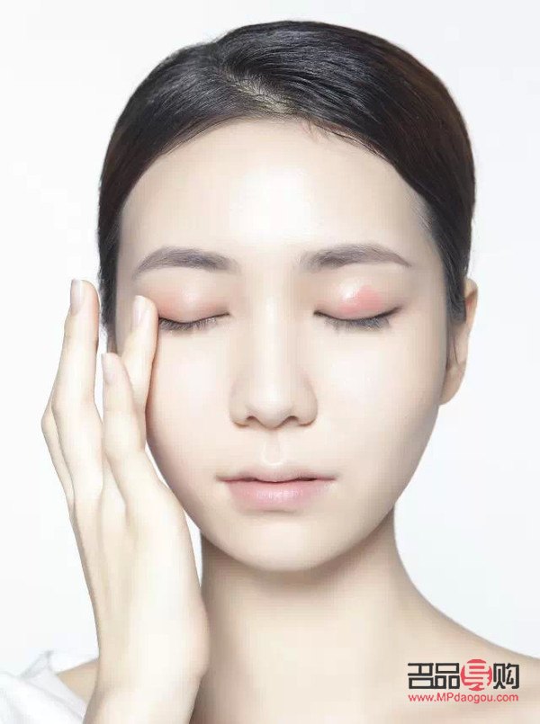 彩妆出差怎么带(彩妆出差怎么带口红)