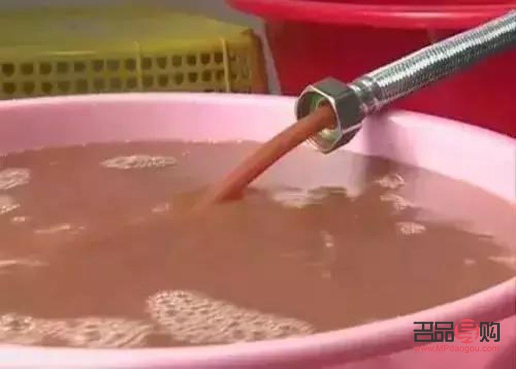 <h3>彩妆如何持久不花？专业技巧大揭秘！</h3>