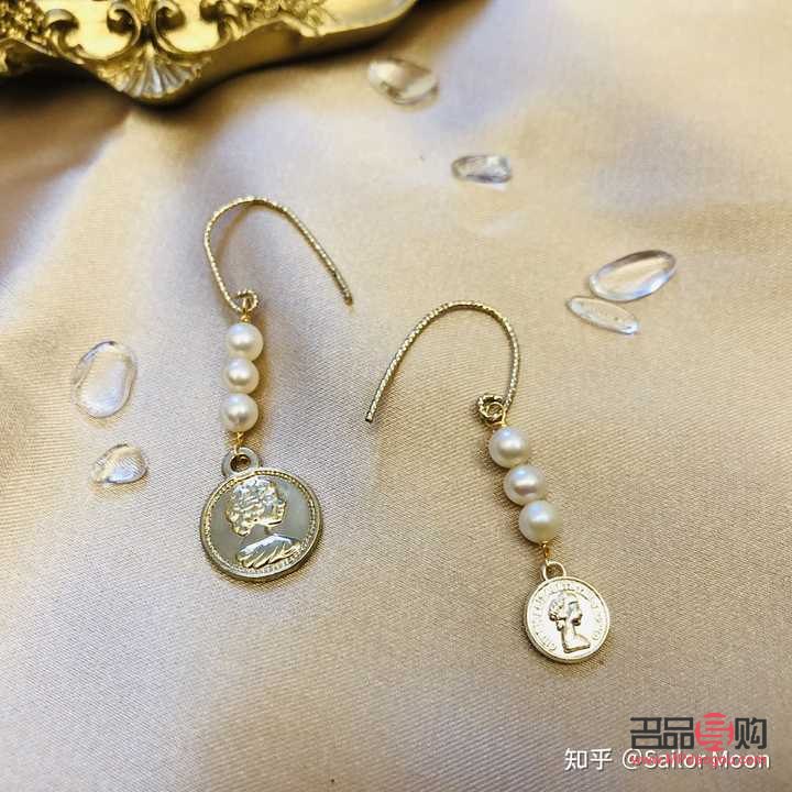 女王节礼物耳环是什么(女王节礼物耳环是什么颜色的)