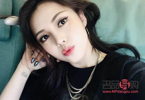 小鹿彩妆怎么拍照(小鹿彩妆怎么拍照的)