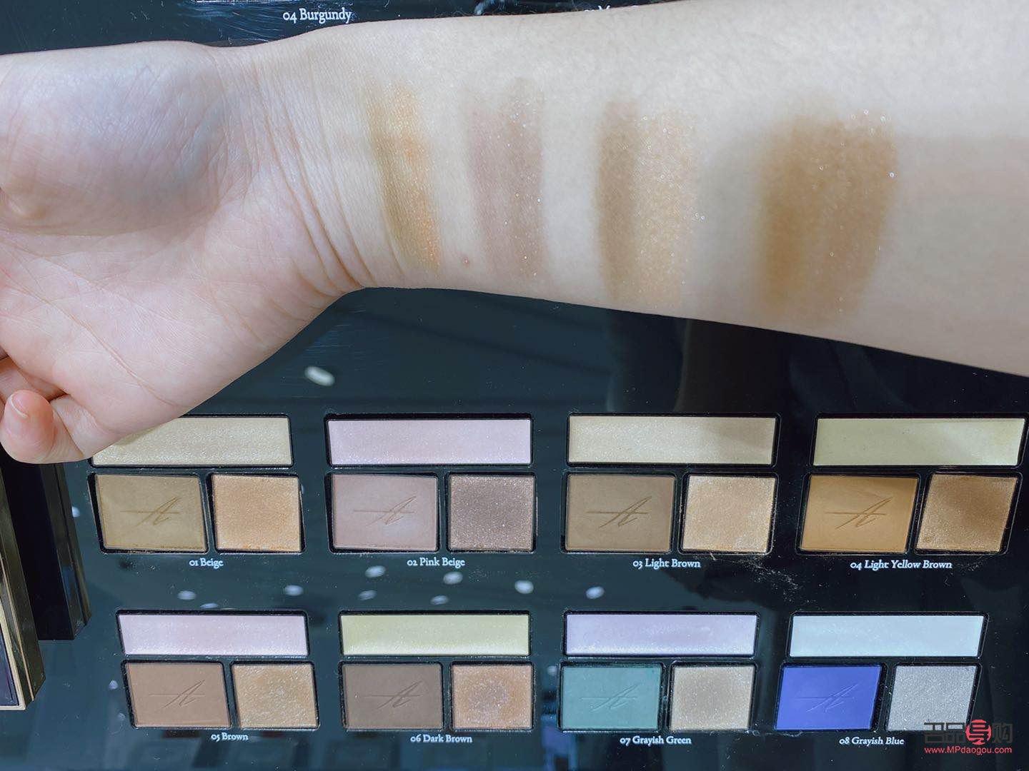 <h3>探索大地色系眼影的魅力与奥秘</h3> <h3>探索大地色系眼影的魅力与奥秘</h3>