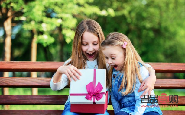 父母给妹妹寄什么礼物(父母给妹妹寄什么礼物好)