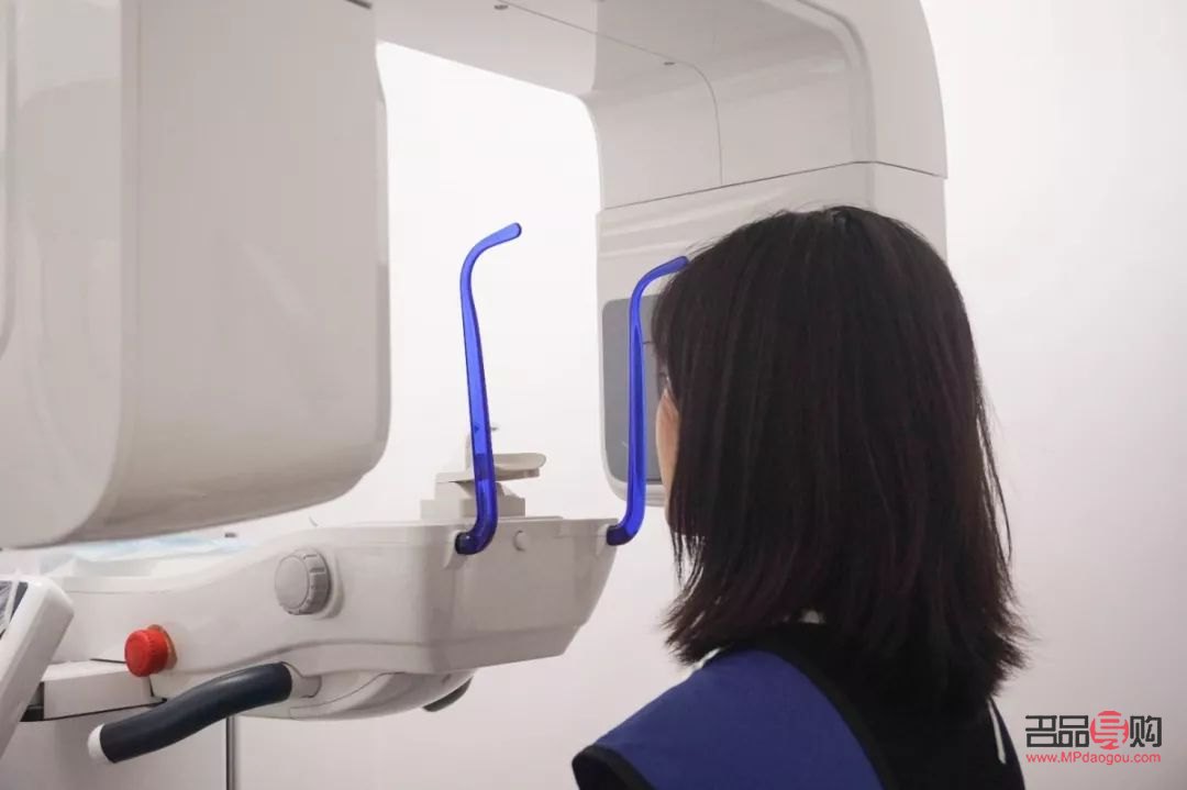 美容院怎么看牙齿(美容院怎么看牙齿好坏)