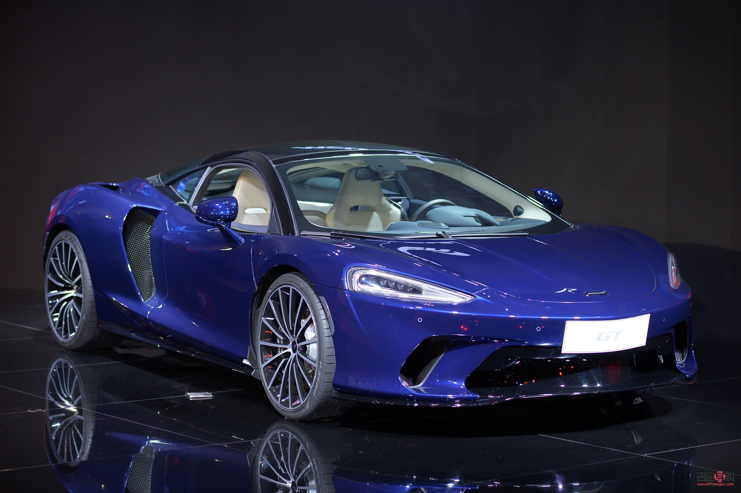 <h3>茶几当美容床，真的合适吗？</h3>