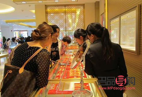 <h3>黄金回收:选择金店还是银行?</h3> <h3>黄金回收:选择金店还是银行?</h3>