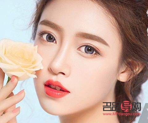 夏天怎么用彩妆(夏天怎么用彩妆好看)