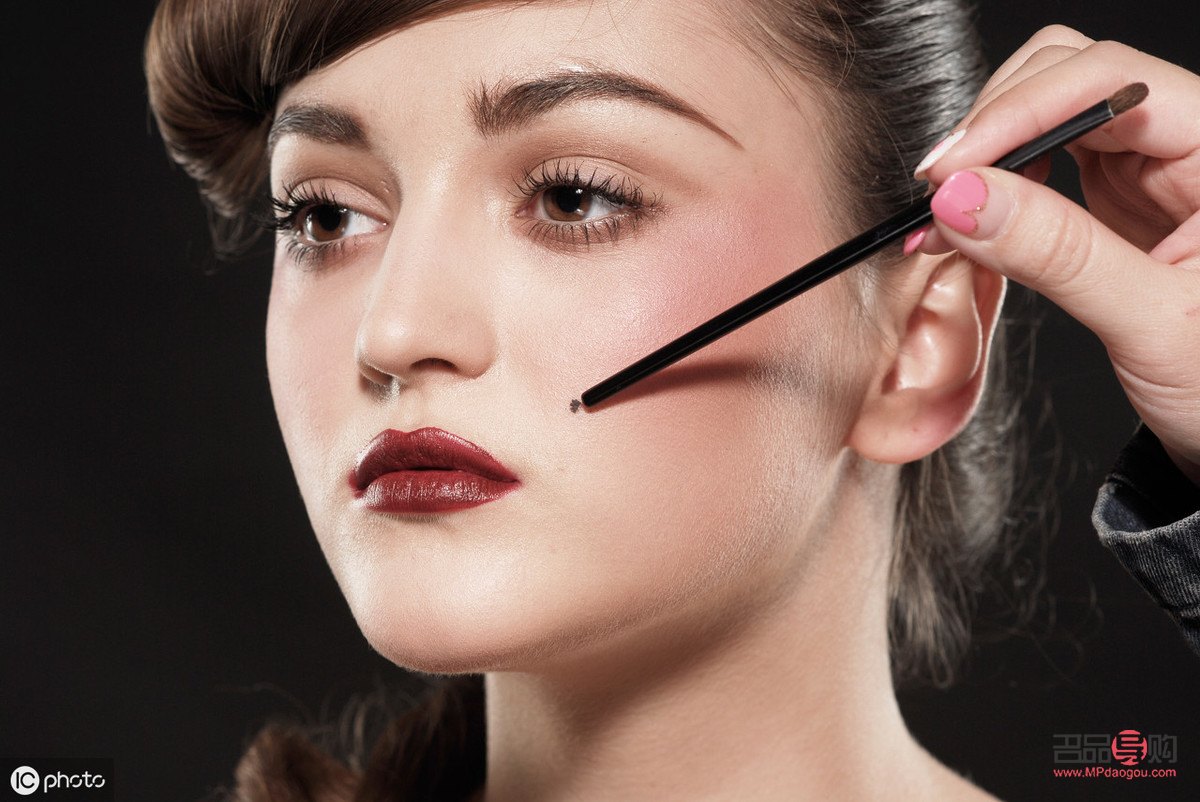 魅力彩妆怎么使用(魅力彩妆怎么使用方法)
