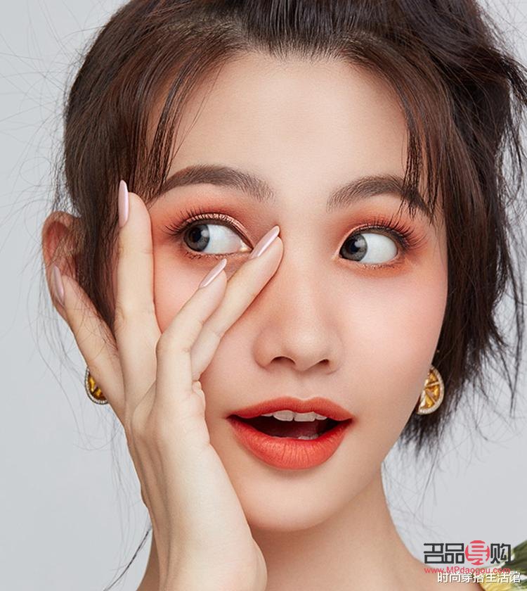 如何选择女生彩妆(如何选择女生彩妆颜色)