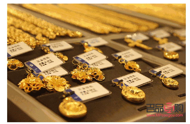 <h3>黄金回收是否以金店价格为准？</h3>