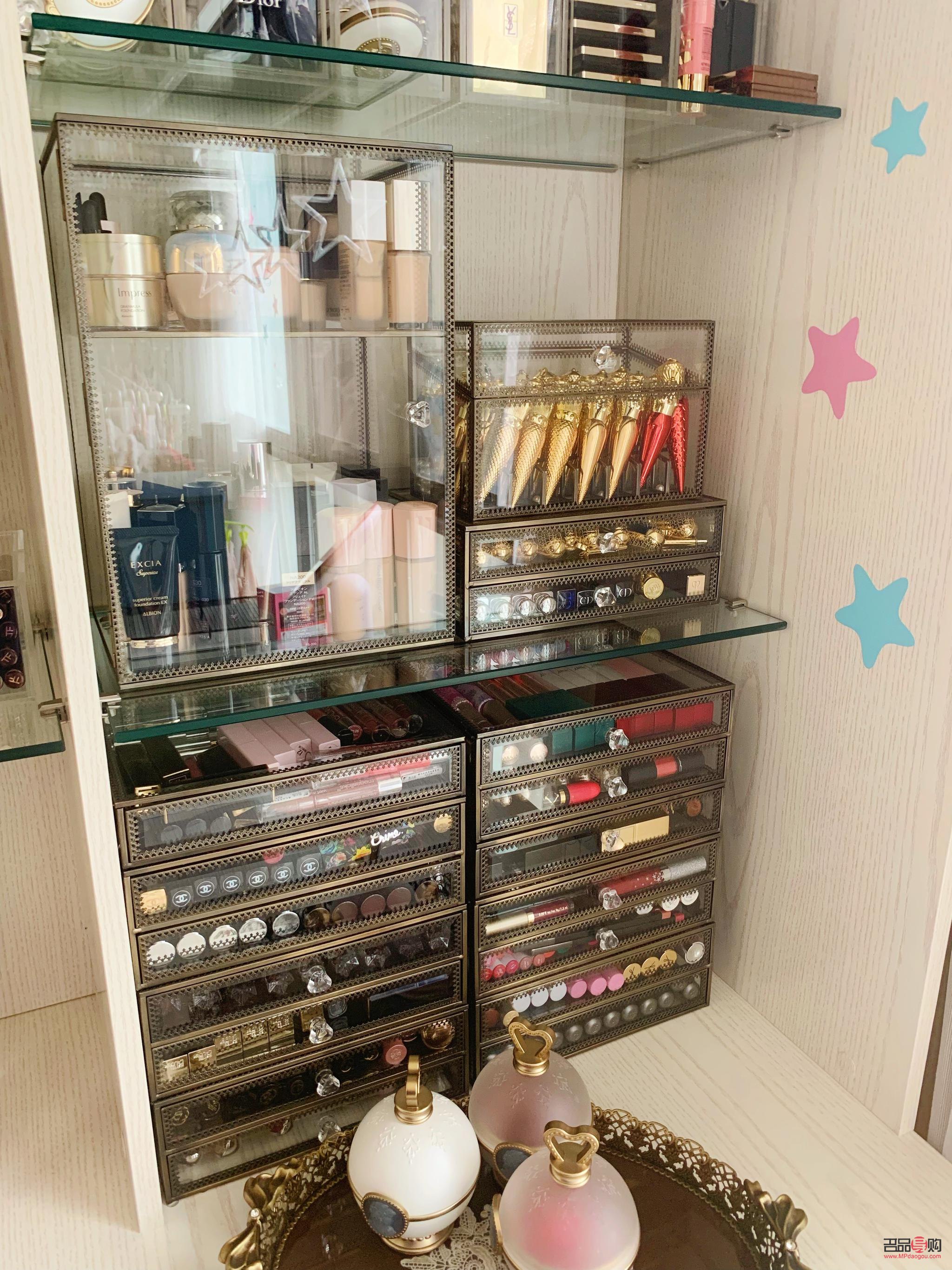 <h1>彩妆柜子摆放美学与实用指南</h1>