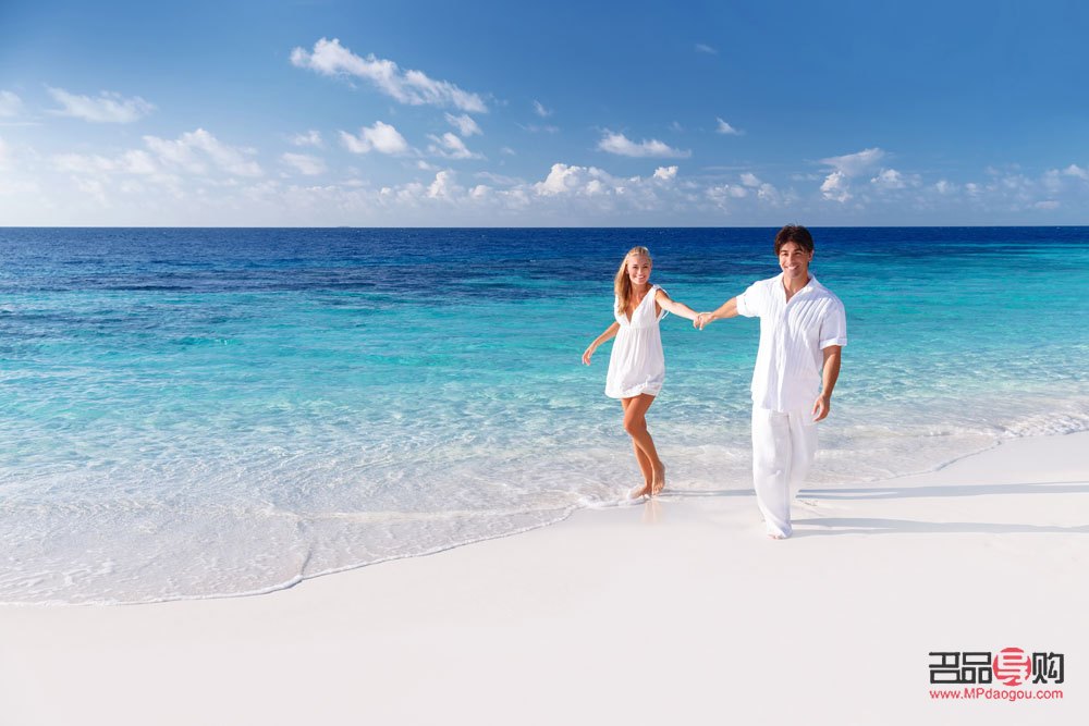 国庆节女人买什么礼物(国庆节女人买什么礼物比较好)