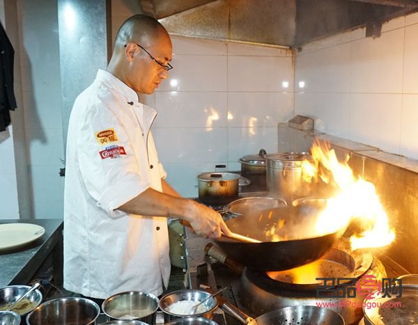 美蛙是美容吗(美蛙是美容吗还是美容)