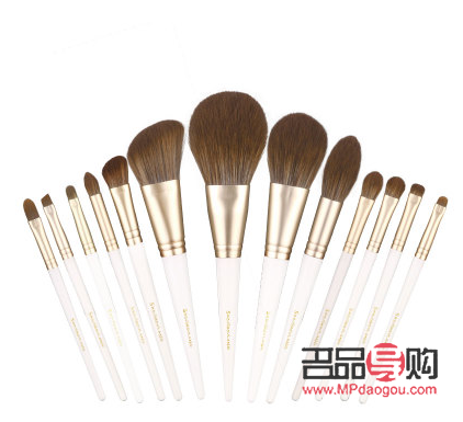 怎么选彩妆才好看(怎么选彩妆才好看呢)