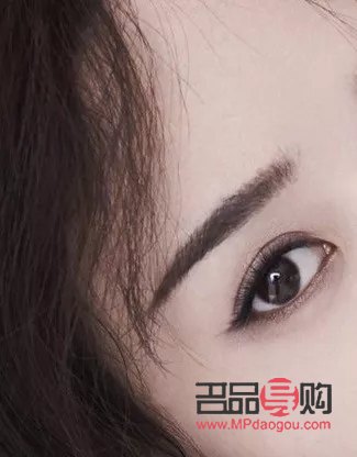 <h3>新月型双眼皮：适合哪些人尝试的眼部美容术</h3>