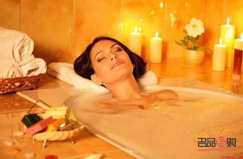 <h3>女性身体护理：泡澡的益处与注意事项</h3>