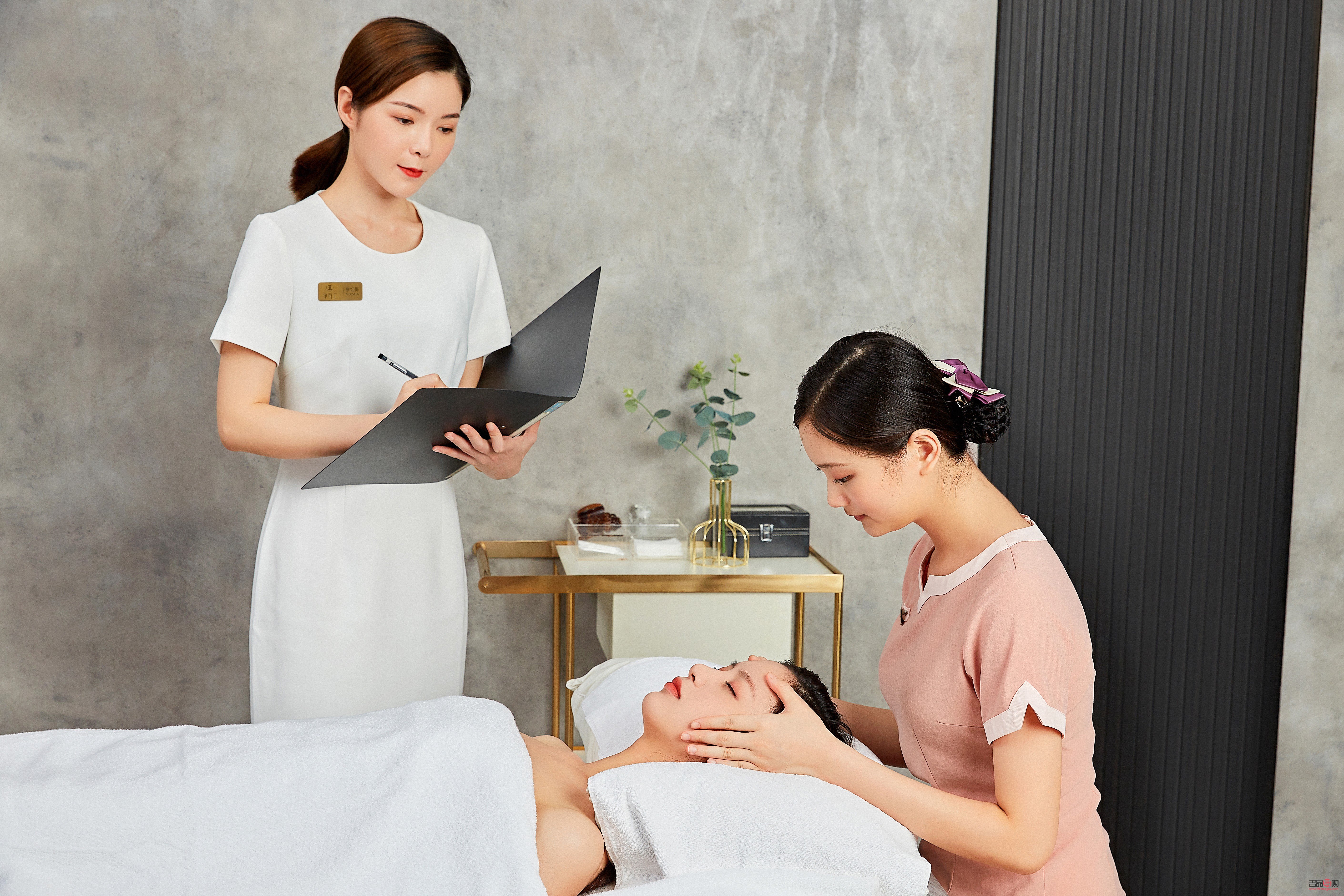 美容师要做什么(美容师要做什么工作内容)