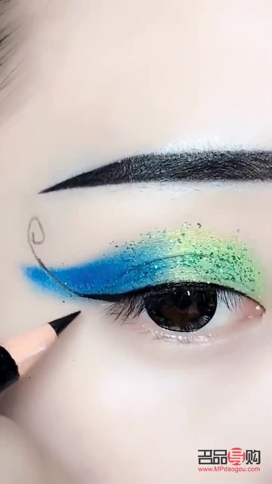 儿童眼妆怎么画好看图片(儿童眼妆怎么画好看图片大全)