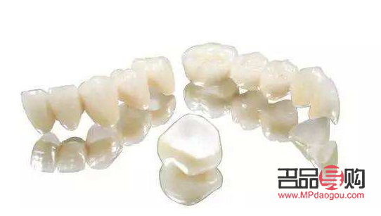 <h3>美容冠：美丽与健康的双重保障</h3>