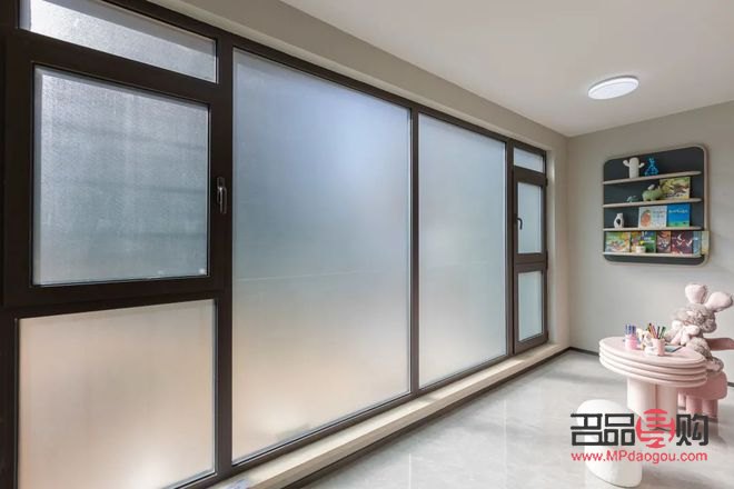 脸部美容全攻略：从日常护肤到专业疗程，打造无瑕肌肤