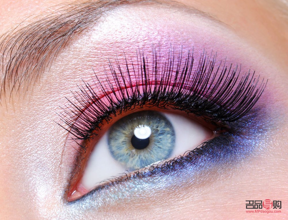 彩妆怎么粘钻(彩妆怎么粘钻好看)