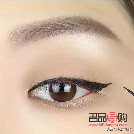 单眼皮眼线怎么画(单眼皮眼线怎么画初学者视频)