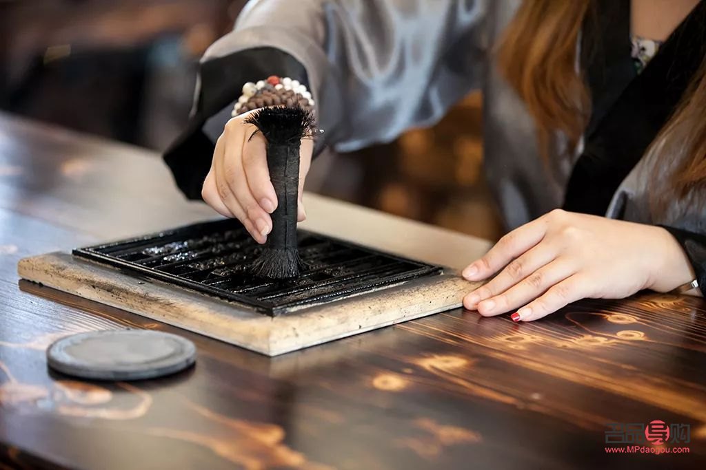 <h3>猫咪定期身体护理全攻略</h3>