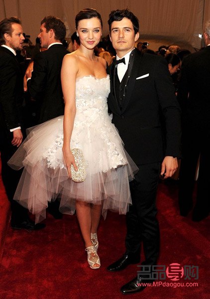 <h3>中国金店有限公司官网</h3>——黄金珠宝的璀璨殿堂 <h3>中国金店有限公司官网</h3>——黄金珠宝的璀璨殿堂