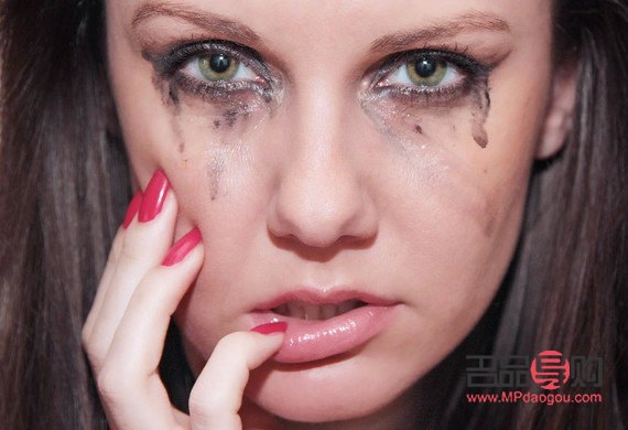 如何防止彩妆铁皮(如何防止彩妆铁皮划痕)