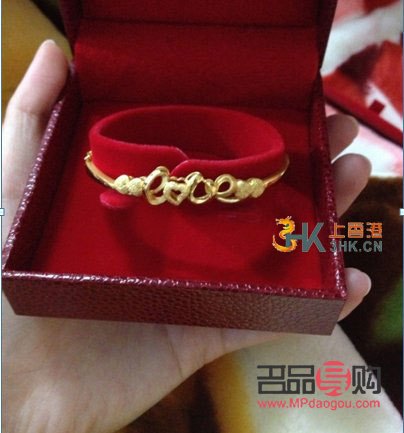 <h3>银行是否出售黄金手镯？</h3>