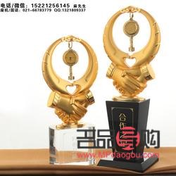 社团定制的礼物叫什么(社团定制的礼物叫什么来着)